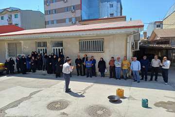 مانور آمادگی کارکنان در آتش سوزی و نحوه اطفاء حریق در دانشکده پرستاری و مامایی شهید بهشتی رشت