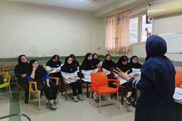 جلسه توجیهی بدو ورود به بیمارستان دانشجویان مامایی 