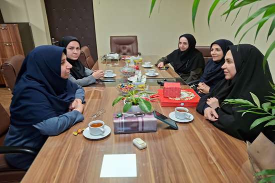دیدار رئیس و مسولین دانشکده پرستاری و مامایی شهید بهشتی رشت با مدیر پرستاری دانشگاه به مناسبت روز پرستار 