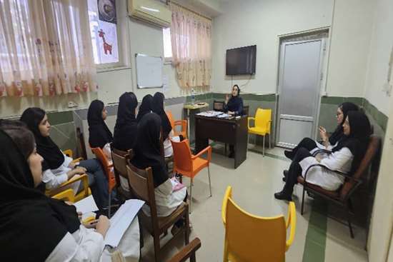 جلسه توجیهی بدو ورود به بیمارستان دانشجویان مامایی  